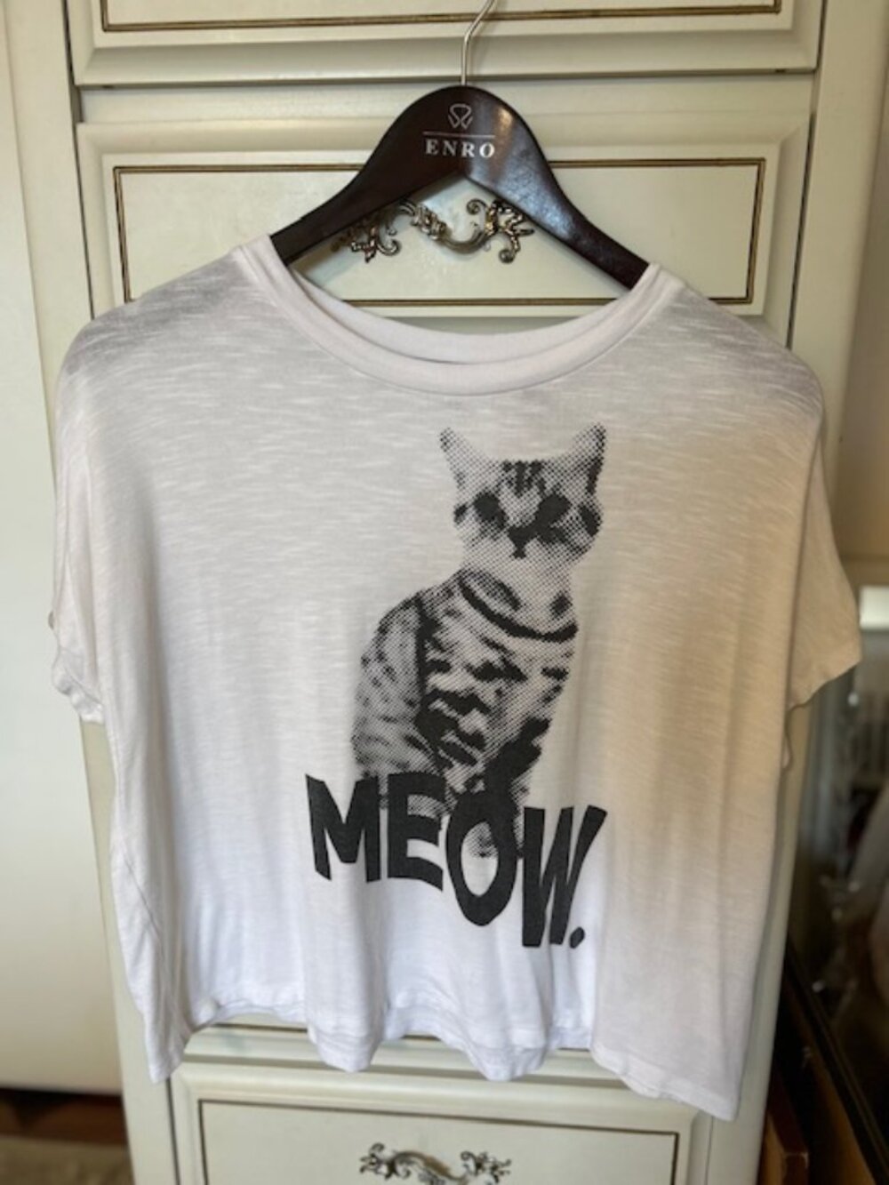 White tshirt in size small